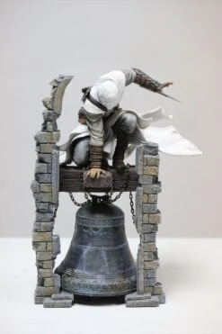 Ubisoft Assassins Creed - Altair The Legendary Assassin Statue