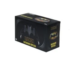 NECA Batman (1989) - Batarang Replica -Hochwertiger Spielzeugladen batarang pkg1