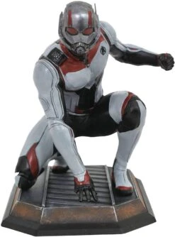 Diamond Select Marvel Gallery - Avengers 4 - Quantum Realm Ant-Man Statue